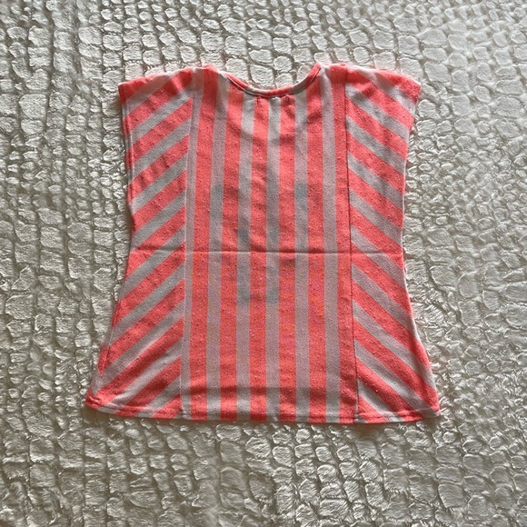 Girls Pre-Owned short sleeve shirt. Pink & white lines. Cool Mohawk panda. - Picture 2 of 2